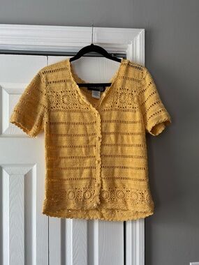 Signature By Jerell Vintage Crochet Top